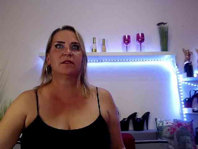 JuliaPink webcam