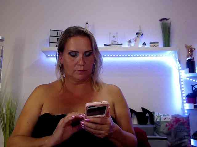 JuliaPink webcam