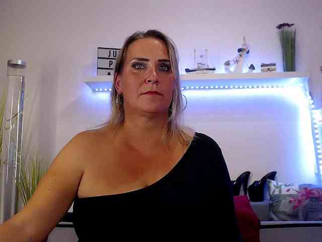 JuliaPink webcam