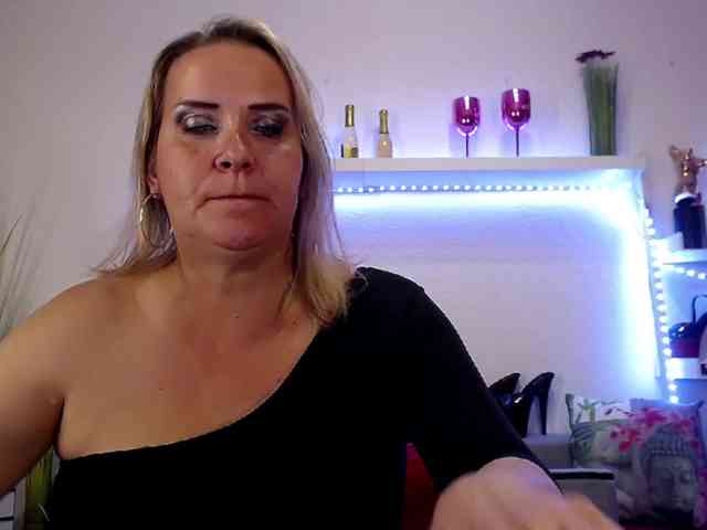 JuliaPink webcam