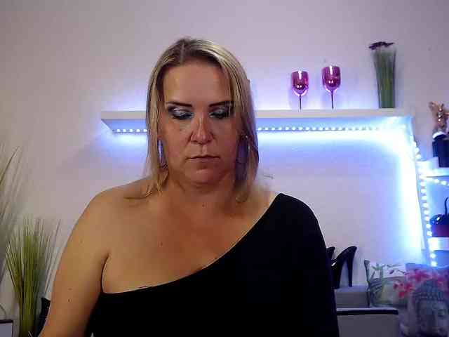 JuliaPink webcam