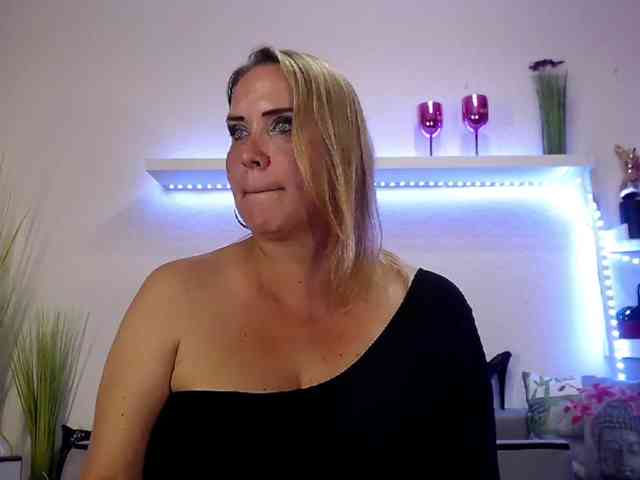 JuliaPink webcam