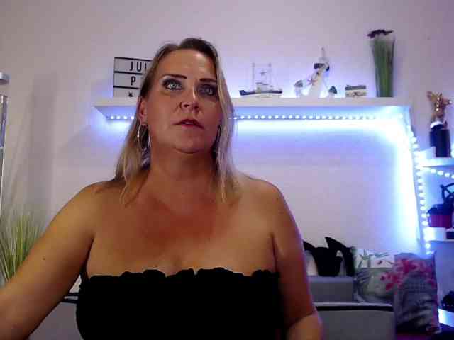 JuliaPink webcam
