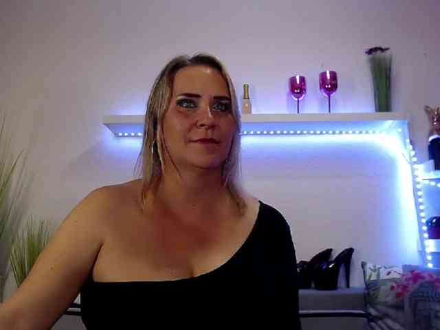 JuliaPink webcam