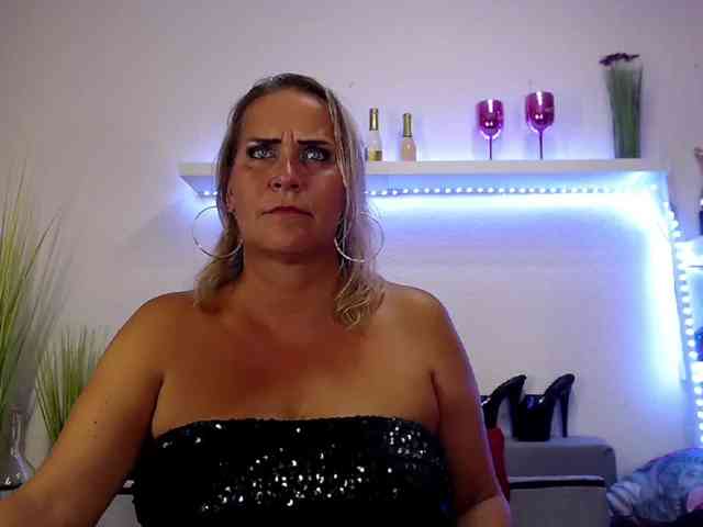 JuliaPink webcam
