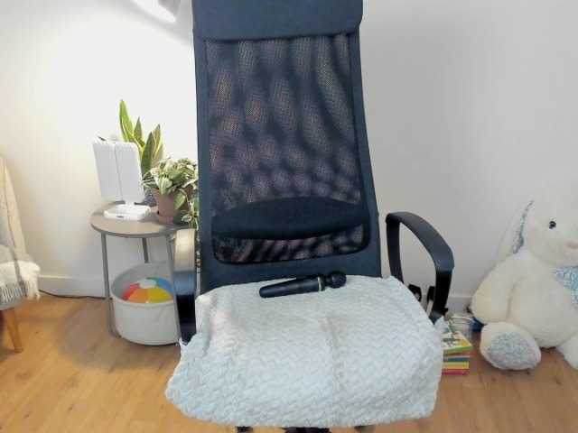 summerevans, en directo ahora en BongaCams