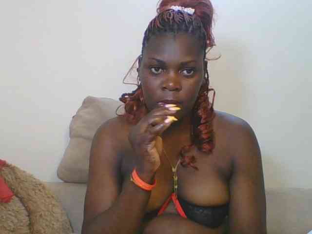 Sweetdarkskin webcam