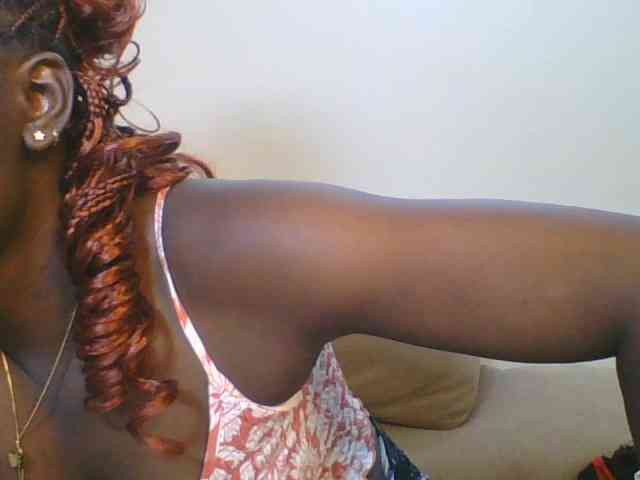 Sweetdarkskin webcam