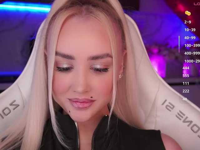 In-your-fucking-mind live cam preview