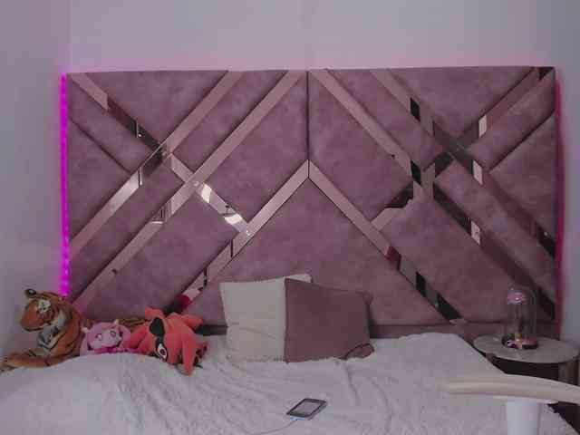 tigerbaby_ webcam