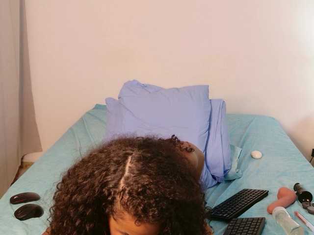 Krystal-Anderson live cam on BongaCams