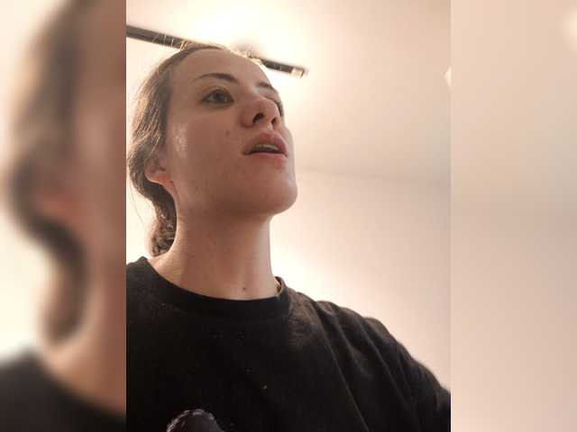 AngelDolores live cam preview