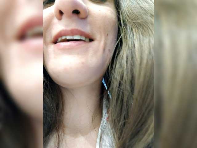 AngelDolores — live female cam