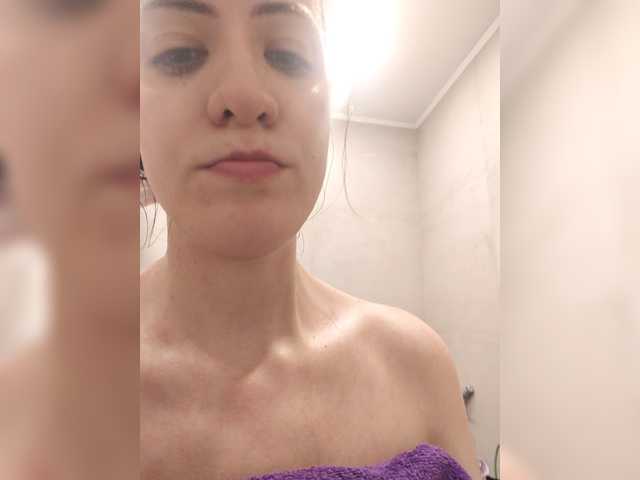 le modèle LuxeAngel est en webcam porno dans un show sur le site bongacams, il possède les tags suivants: White/Caucasian,Brunette,Hairy