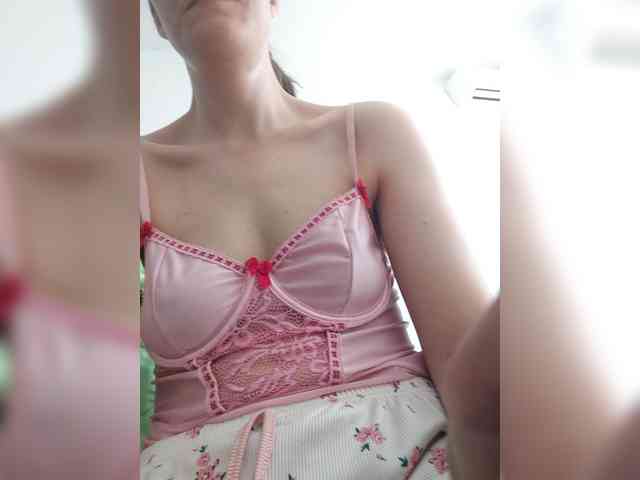 LuxeAngel webcam