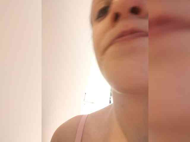 LuxeAngel webcam