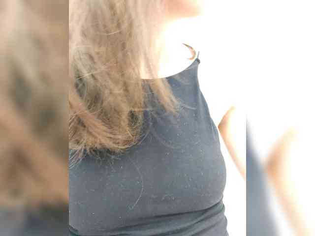PrettyRebel webcam