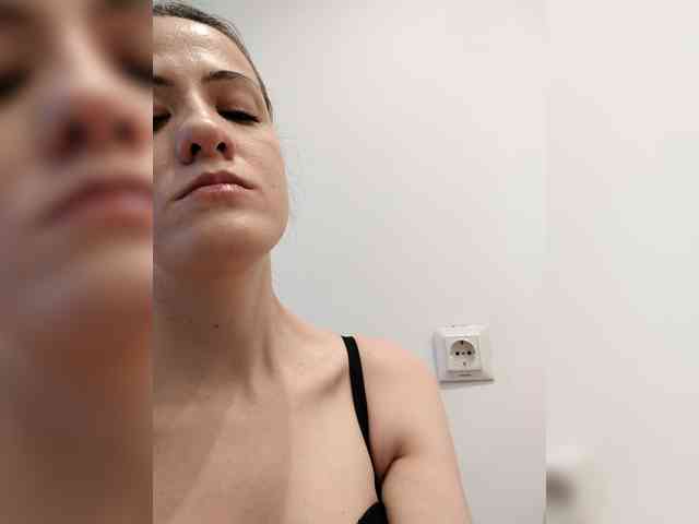 LuxeAngel webcam
