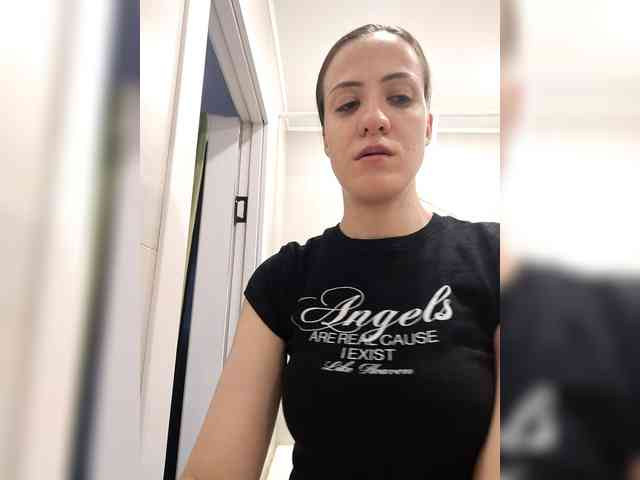 PrettyRebel webcam