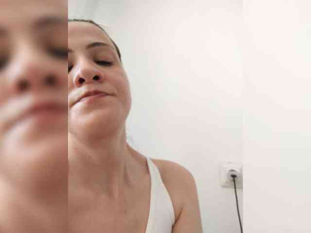LuxeAngel webcam