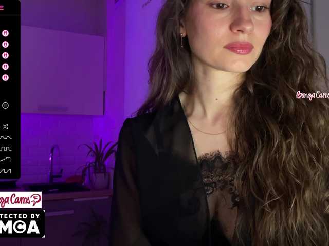 Vvv-lifffe's BongaCams show and profile