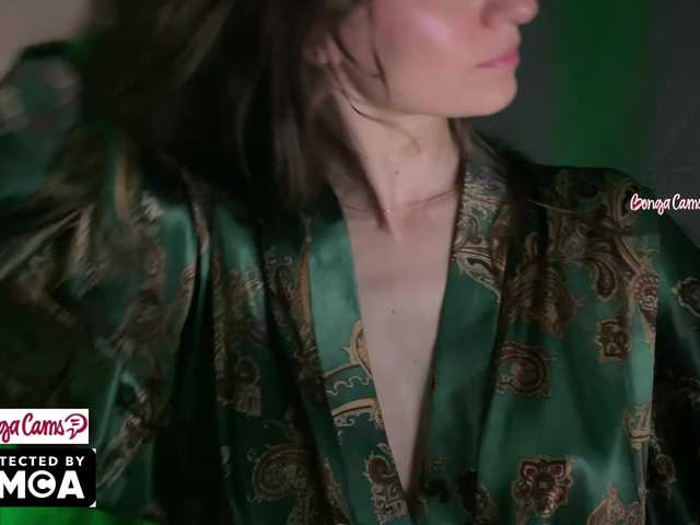 Vvv-lifffe live cam on BongaCams
