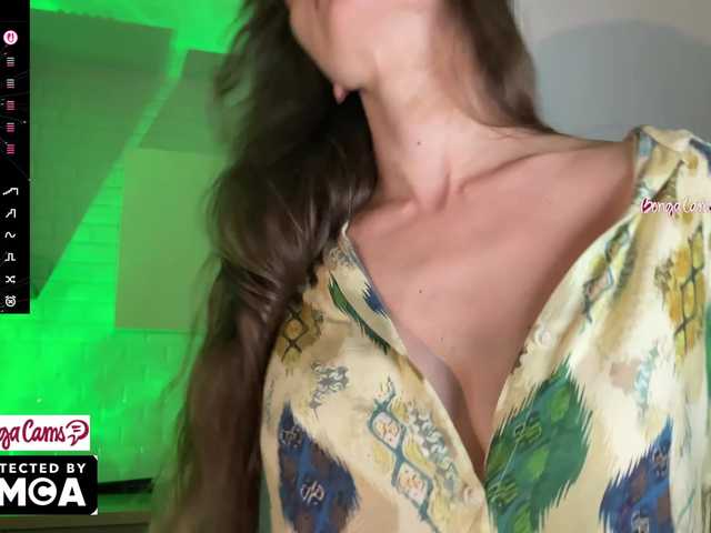Vvv-lifffe live cam on BongaCams