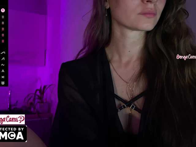 Vvv-lifffe live cam on BongaCams