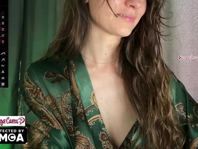 Vvv-lifffe live cam on BongaCams