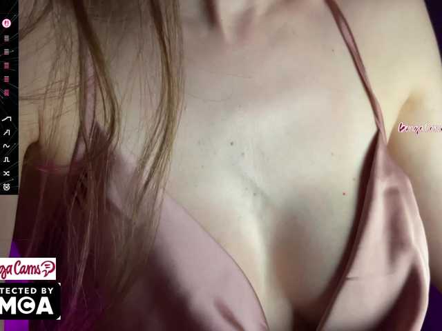 Vvv-lifffe live cam on BongaCams