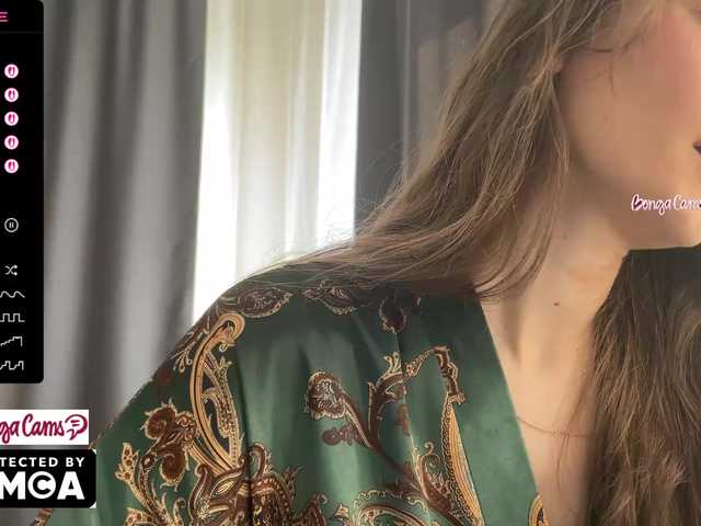 Vvv-lifffe's BongaCams show and profile