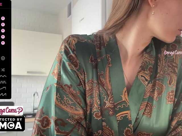 Vvv-lifffe's BongaCams show and profile