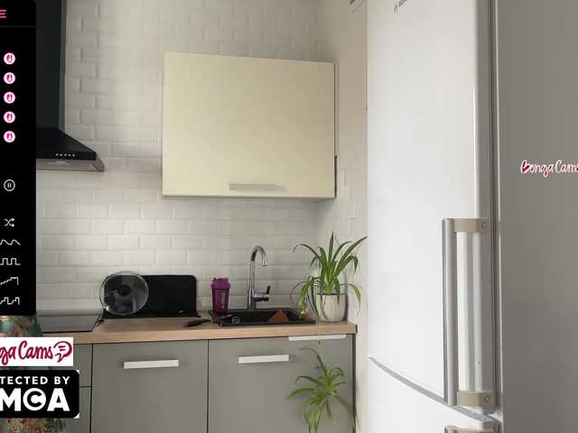 Vvv-lifffe's BongaCams show and profile