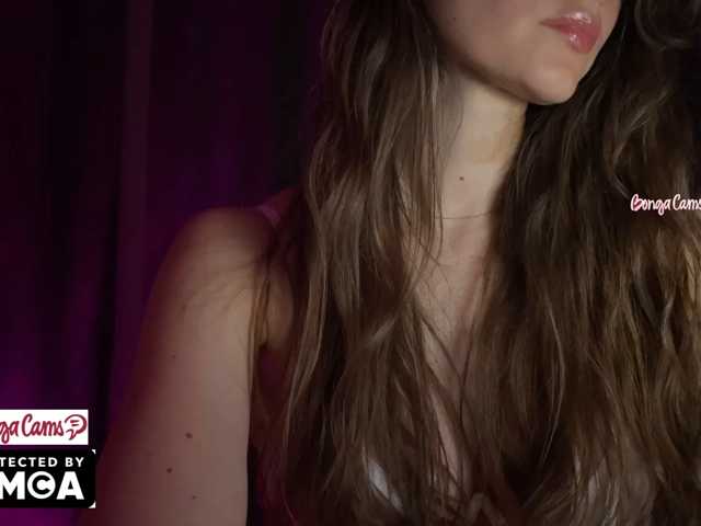 Vvv-lifffe live cam on BongaCams