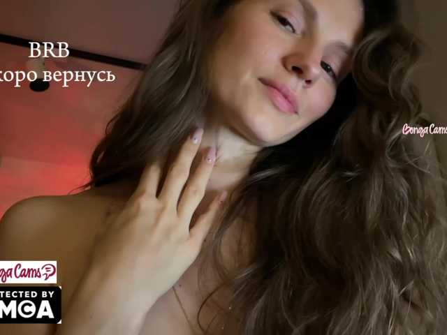 Vvv-lifffe live cam on BongaCams