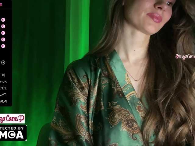 Vvv-lifffe's BongaCams show and profile