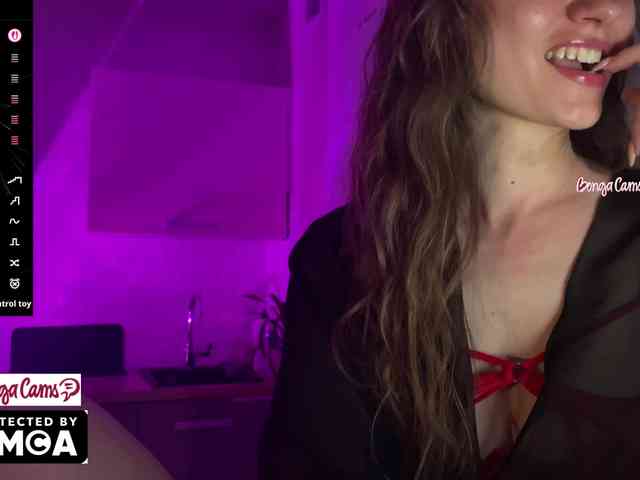Vvv-lifffe Live Webcam on BongaCams