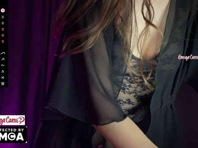 Vvv-lifffe Live Webcam on BongaCams