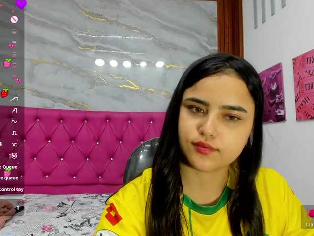 Helen-russo live cam on BongaCams