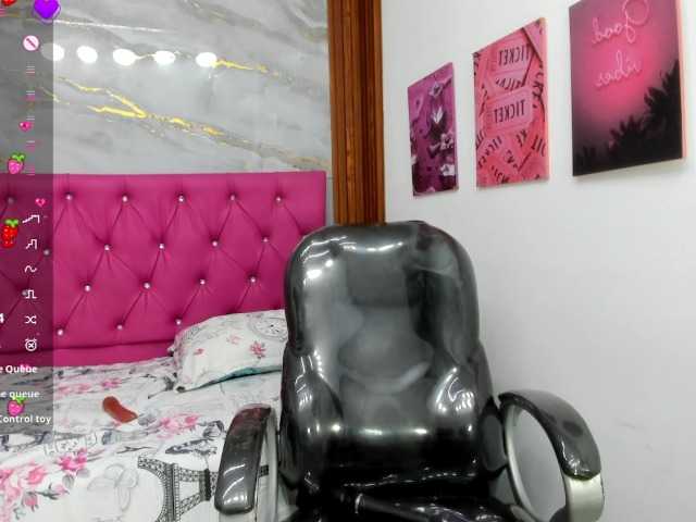 Helen-russo live cam on BongaCams