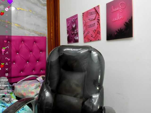 Helen-russo live cam on BongaCams