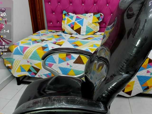Helen-russo live cam on BongaCams