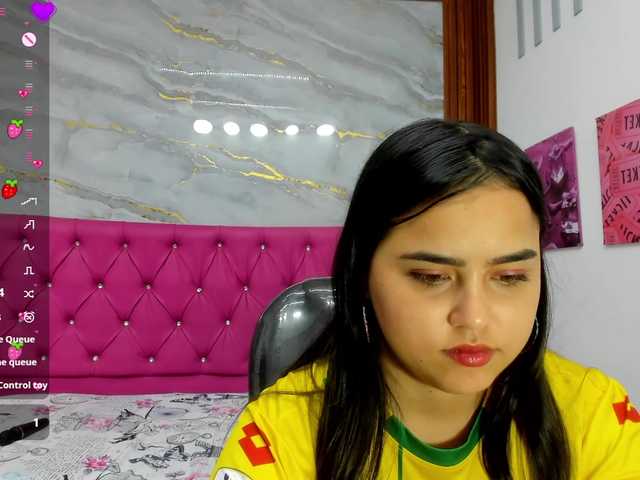 Helen-russo live cam on BongaCams