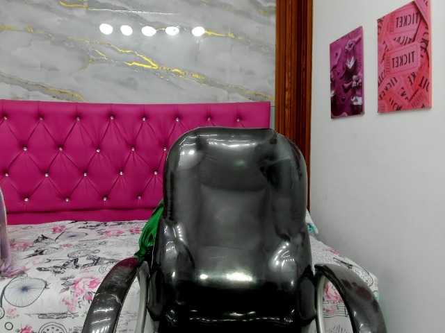 Helen-russo live cam on BongaCams