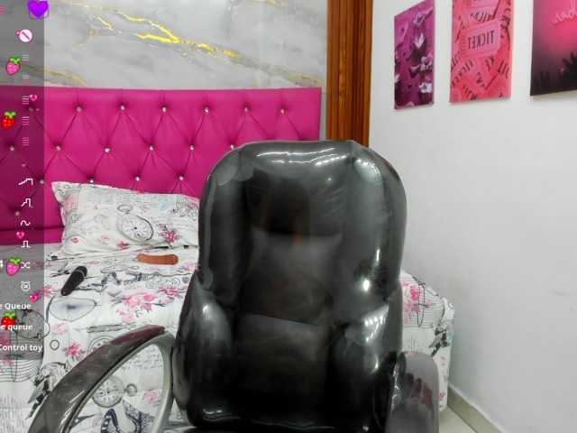 Helen-russo live cam on BongaCams