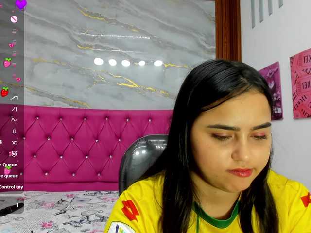 Helen-russo live cam on BongaCams