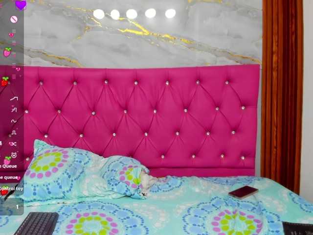 Helen-russo live cam on BongaCams