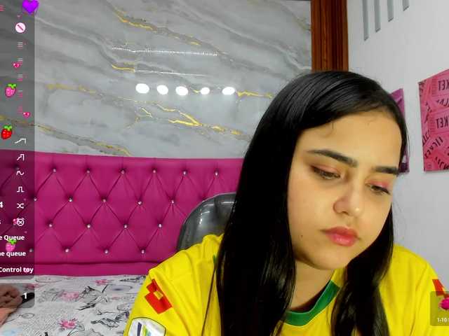 Helen-russo live cam on BongaCams