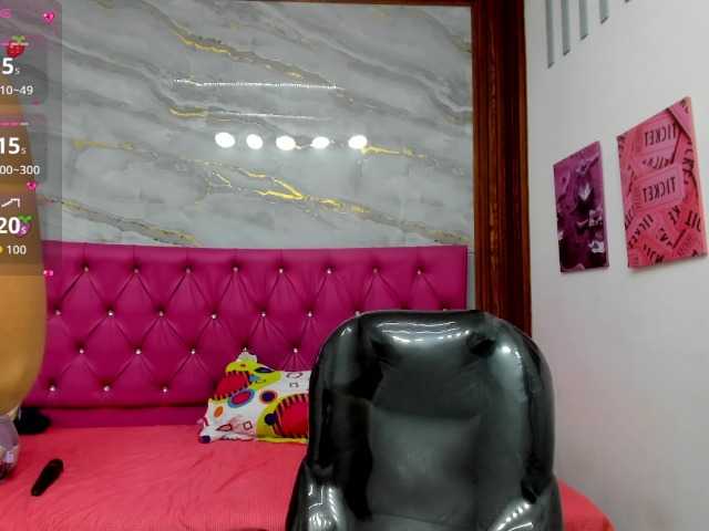 Helen-russo live cam on BongaCams