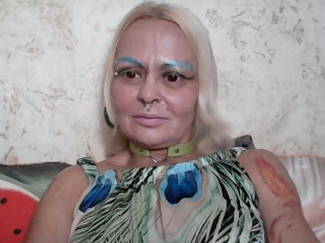 GardenerofIllusions live cam on BongaCams